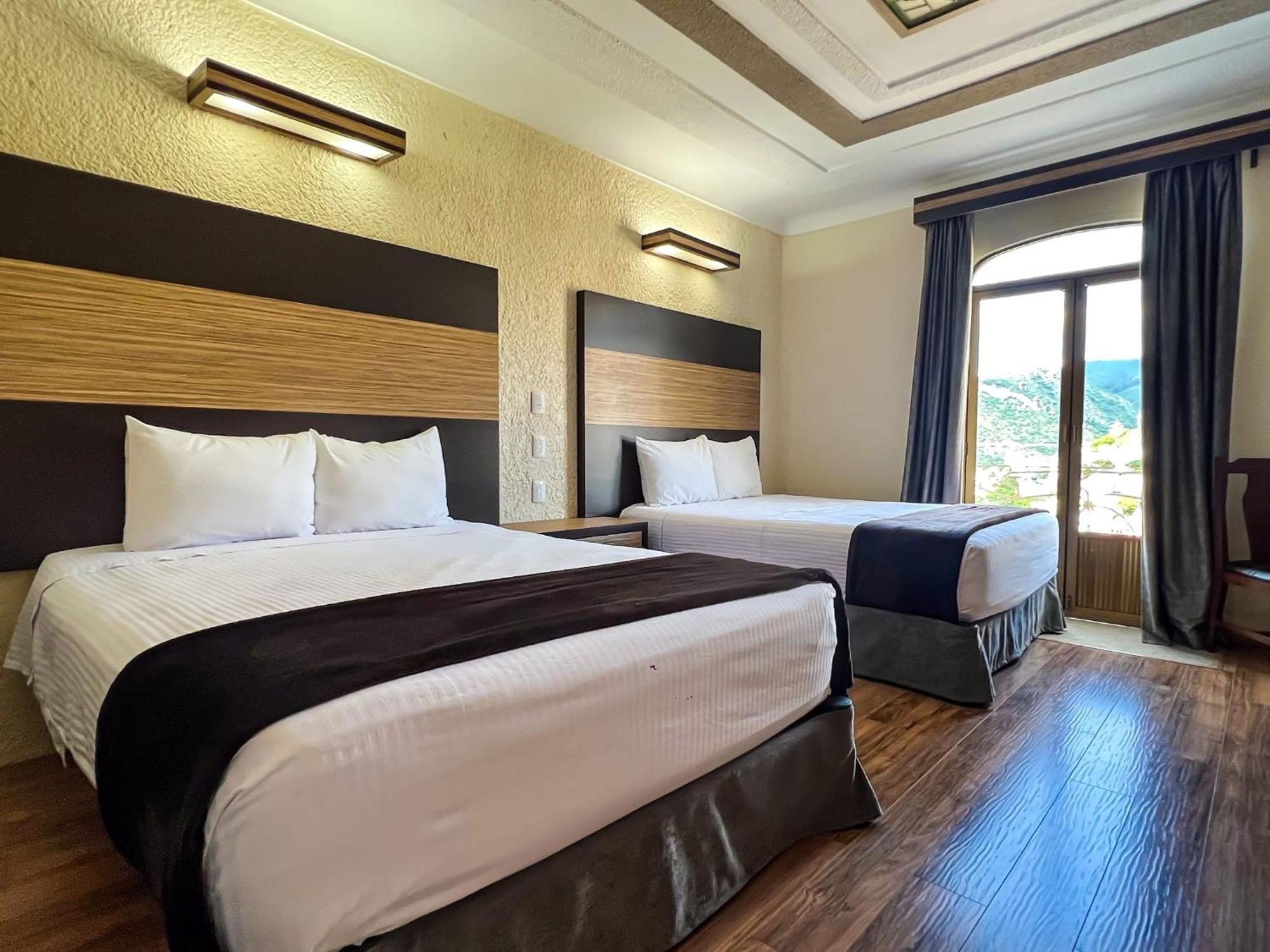Hotel Paseo De La Presa Guanajuato Esterno foto